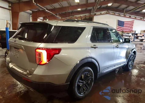 2022 Ford Explorer Xlt z USA, uszkodzony, nr VIN 1FMSK8DH3NGA38415